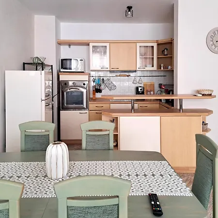 уютен дом на 15 минути от плажа Apartman