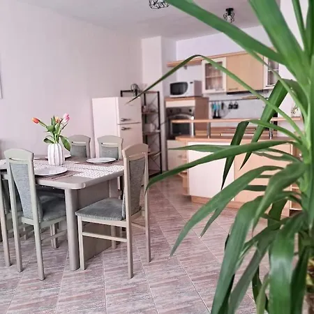 уютен дом на 15 минути от плажа Appartement *