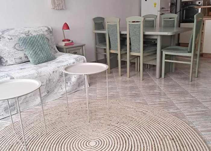 уютен дом на 15 минути от плажа 瓦爾納